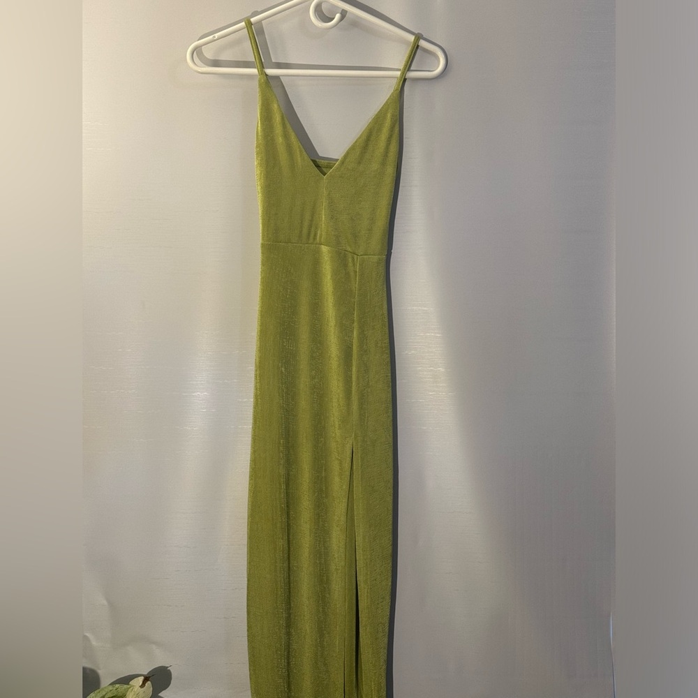 Small Green Maxi Sexy w/ Leg Slit